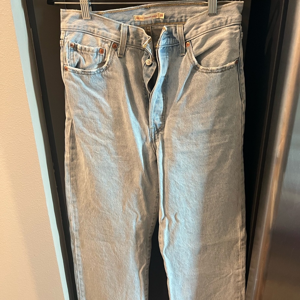 Levi Straight Leg Jeans